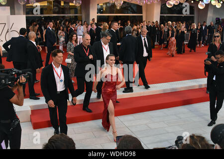 VENICE, Italy. 29th Aug, 2019. Scarlett Johansson walks the red carpet ahead of the 'Marriage Story' screening during the 76th Venice Film Festival at Sala Grande on August 29, 2019 in Venice, Italy. Credit: Andrea Merola/Awakening/Alamy Live News Stock Photo