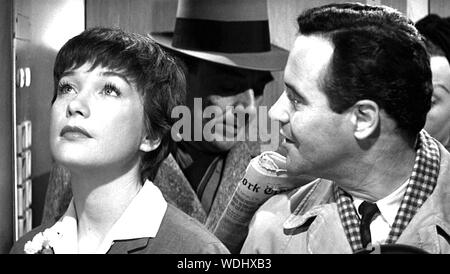THE APARTMENT 1960 United Artists film with Shirley MacLaine and Jack Lemmon Stock Photo