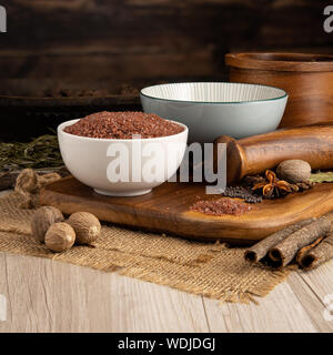 HAWAIIAN SEA SALT in a bowl and food preparation and kitchen setting Stock Photo