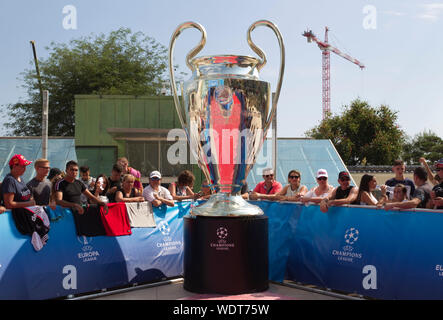 Monaco, Monaco. 29th Aug, 2019. Monaco, Monte Carlo - August 29, 2019: UEFA Champions League Group Stage Draw and Player of the Year Awards, Season Kick Off 2019-2020 Atmosphere with Trophy | usage worldwide Credit: dpa/Alamy Live News