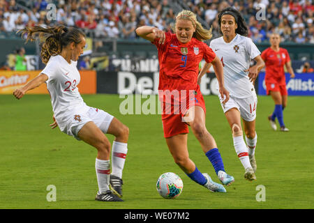 Lindsey Horan United States Soccer - Lindsey Horan of the US women's soccer team dribbles the ball as they defeat Portugal 4-0 during World Cup victory tour. Stock Photo