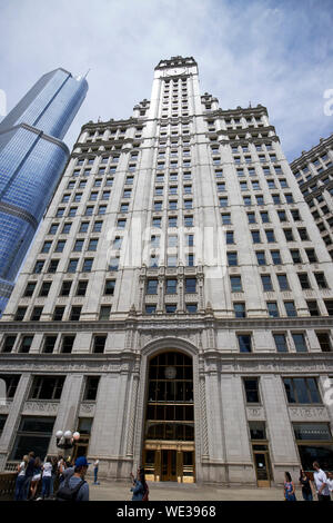 looking up at the wrigley building chicago illinois united states of america Stock Photo