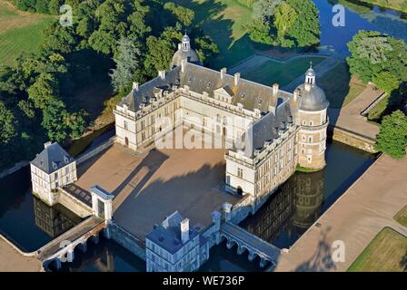 France, Maine et Loire, Saint Georges sur Loire, Chateau de Serrant (aerial view) Stock Photo