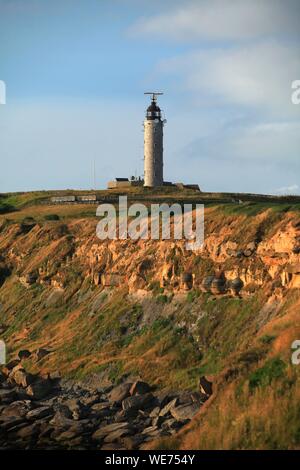 France, Pas de Calais, Audinghen, Cap Gris Nez, walk on the cliff to the lighthouse Stock Photo