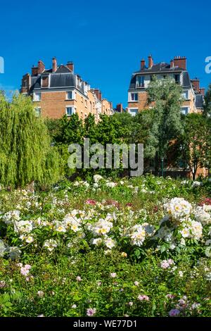 France, Paris, along the GR® Paris 2024, metropolitan long-distance hiking trail created in support of Paris bid for the 2024 Olympic Games, Saint-Fargeau district, Square Severine Stock Photo