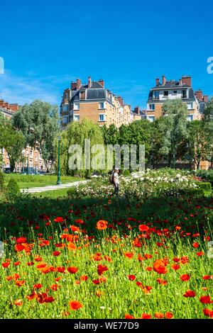 France, Paris, along the GR® Paris 2024, metropolitan long-distance hiking trail created in support of Paris bid for the 2024 Olympic Games, Saint-Fargeau district, Square Severine Stock Photo