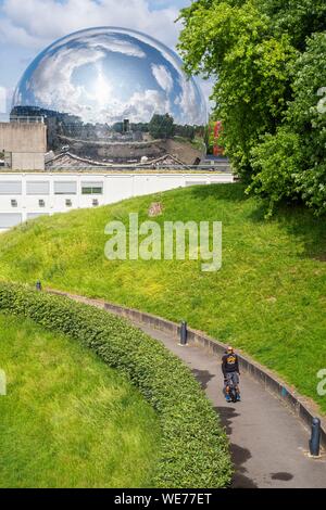 France, Paris, along the GR® Paris 2024, metropolitan long-distance hiking trail created in support of Paris bid for the 2024 Olympic Games, La Villette Park, La Géode created by the architect Adrien Fainsilber in 1985 Stock Photo