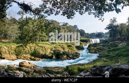 Mexico, Chiapas state, Las Nubes, Santo Domingo river waterfall Stock Photo