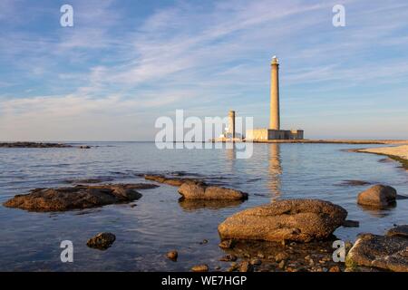 France, Manche, Cotentin, Gatteville le Phare or Gatteville Phare, Gatteville lighthouse or Gatteville Barfleur lighthouse and the semaphore at the tip of Barfleur Stock Photo