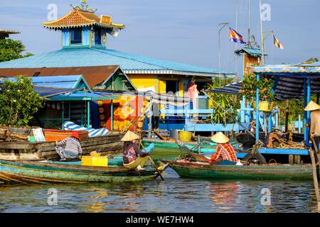 Cambodia, Kampong Cham province, Kampong Cham or Kompong Cham, floating village with a khmer and vieynamese community Stock Photo