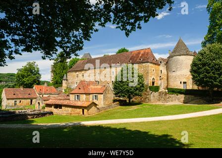 France, Dordogne, Castelnaud la Chapelle, castle of Fayrac, 16th century, along the Dordogne river Stock Photo