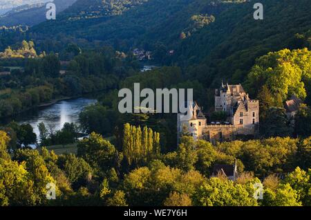 France, Dordogne, Castelnaud la Chapelle, castle of Fayrac, 16th century, along the Dordogne river (aerial view) Stock Photo