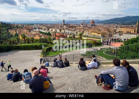 Italy, Tuscany, Florence, listed as World Heritage by UNESCO, Michelangelo esplanade (Piazzale Michelangelo), general view with the Palazzo Vecchio, the Vecchio bridge and the Duomo Stock Photo