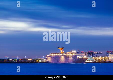 United States, New England, Massachusetts, Boston, Boston Harbor, cruiseship, dawn Stock Photo