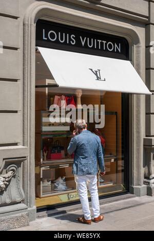 Louis Vuitton Napoli Store in Napoli, Italy
