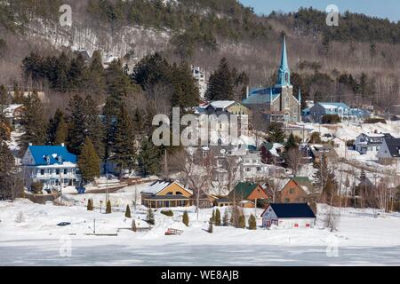 Canada, Quebec province, Mauricie region, Shawinigan and surrounding area, Grandes-Piles village on the banks of the Saint-Maurice River Stock Photo