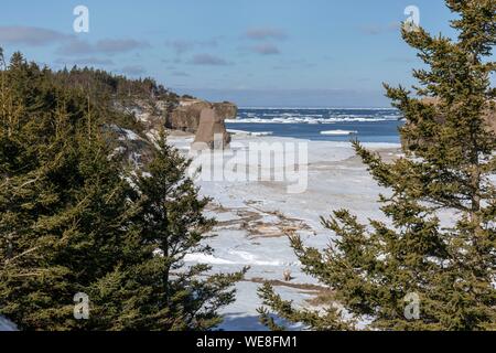 Canada, Province of New Brunswick, Chaleur Region, Chaleur Bay, Great Anse and Bathurst Coast, Beach and Pokeshaw Bay at the time of spring ice melt Stock Photo