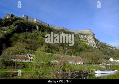 France, Doubs, Besancon, the Doubs river, the citadel listed as World Heritage by UNESCO Stock Photo