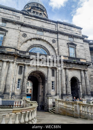 Interior courtyard of buildings of the University of Edinburgh on July 30 2017 in Edinburgh, Scotland. It is a respected educational institution in Sc Stock Photo
