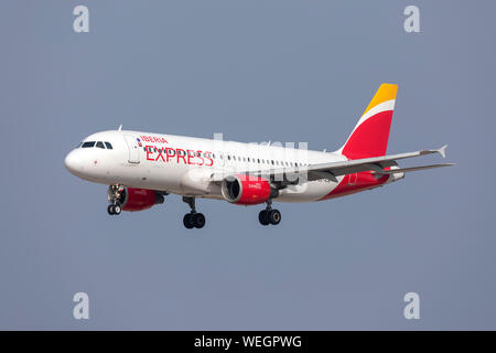 Iberia Express Airbus A320-214 (EC-ILQ) on finals runway 31. Stock Photo