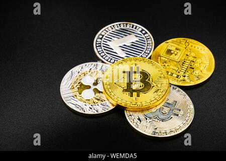 physical version of bitcoin that is a new virtual money world cryptocurrency and digital payment system by using blockchain technology Stock Photo