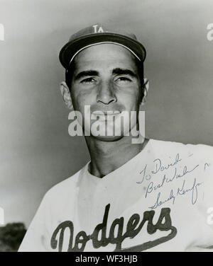 Sandy Koufax Hall Of Fame 1972 Signed Vintage Los Angeles Dodgers Je —  Showpieces Sports