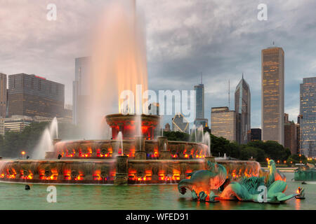 Buckingham fountain and Chicago downtown at sunset Stock Photo