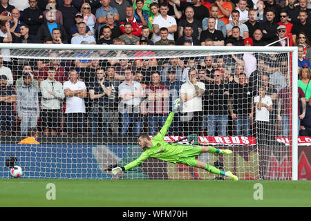 SOUTHAMPTON, ENGLAND AUG 31ST Manchester United goalkeeper David De Gea dives for a save during the Premier League match between Southampton and Manchester United at St Mary's Stadium, Southampton on Saturday 31st August 2019. (Credit: Jon Bromley | MI News) Editorial use only, license required for commercial use. No use in betting, games or a single club/league/player publications. Photograph may only be used for newspaper and/or magazine editorial purposes Credit: MI News & Sport /Alamy Live News Stock Photo