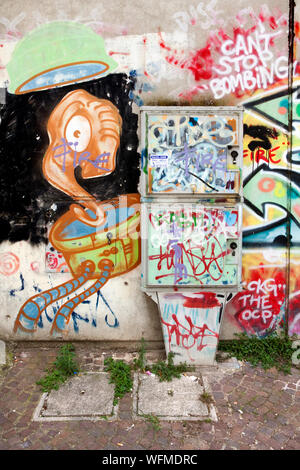 Serpentone Roma Social housing known as Corviale or Serpentone (snake) on the outskirts ...