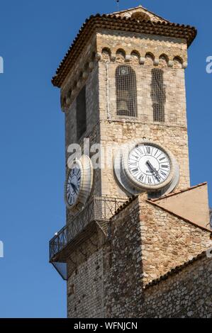 France, Alpes-Maritimes , Cannes, Suquet district and bell tower of the church Notre dame d'Espérance Stock Photo