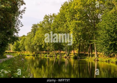 France, Somme, Valley of the Somme, Long, the banks of the Somme along the river Stock Photo