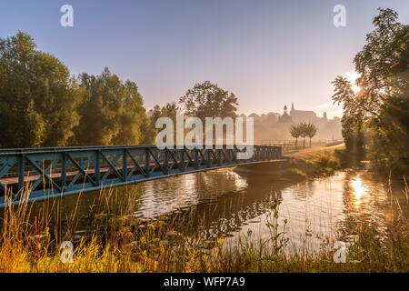 France, Somme, Valley of the Somme, Long, the banks of the Somme in the early morning, along the river Stock Photo