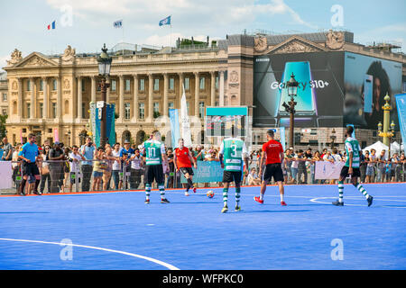 France, Paris, the Place de la Concorde turns into a huge playground on the occasion of the Olympic Day Stock Photo