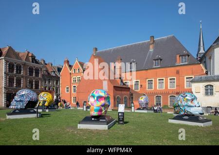 France, Nord, Lille, ilot contesse in the neighborhood of Lille, Lille 3000 Eldorado, painted giant skulls that evoke the famous Mexican death festivals Stock Photo