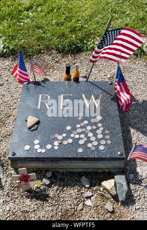 France, Manche, Cotentin, Angoville au Plain, memorial to Robert E Wright, US Army medic from 2nd Battalion of the 501st Parachute Infantry Regiment (PIR) who recieved Silver Star for saving 80 soldiers and 1 child in the church Stock Photo