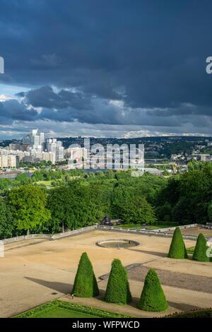 France, Hauts-de-Seine, Saint-Cloud, domaine national de Saint-Cloud or parc de Saint-Cloud, panoramic view over Boulogne-Billancourt, Ile Seguin and the Seine Musicale Stock Photo
