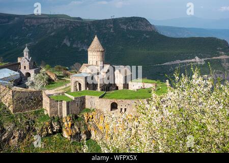 Armenia, Syunik region, 9th century Tatev monastery overlooks the Vorotan canyon Stock Photo