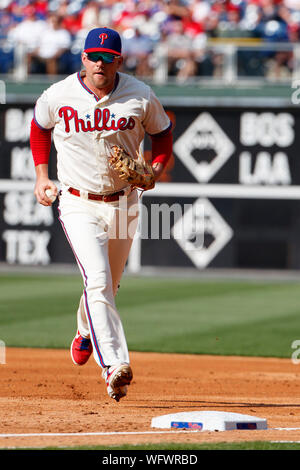 Philadelphia, USA. 31st Aug, 2019. August 31, 2019: Philadelphia Phillies first baseman Rhys Hoskins (17) in action during the MLB game between the New York Mets and Philadelphia Phillies at Citizens Bank Park in Philadelphia, Pennsylvania. Credit: Cal Sport Media/Alamy Live News Stock Photo