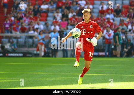 Muenchen, Germany 31st August 2019: 1. BL - 19/20 - FC Bayern Munich Vs. FSV FSV FSV Mainz 05 Joshua Kimmich (Bayern Munich) action. Single picture. Freisteller .with Ball // DFL regulations prohibit any use of photographs as image sequences and/or quasi-video. // | usage worldwide Stock Photo