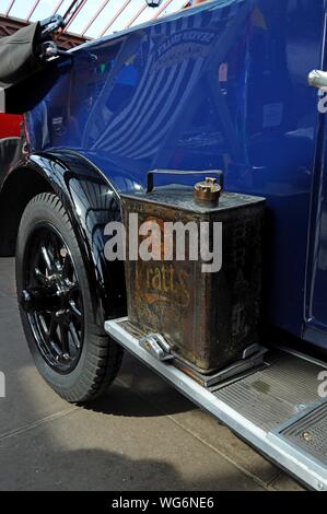 A vintage Pratts petrol can on a classic car at the Severn Valley Railway classic car show, Kidderminster Station Stock Photo