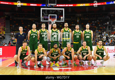 Dongguan. 1st Sep, 2019. Team members of Australia pose for group photos before the group H match between Canada and Australia at the 2019 FIBA World Cup in Dongguan, south China's Guangdong province, on Sep.1, 2019. Credit: Zhu Zheng/Xinhua/Alamy Live News Stock Photo