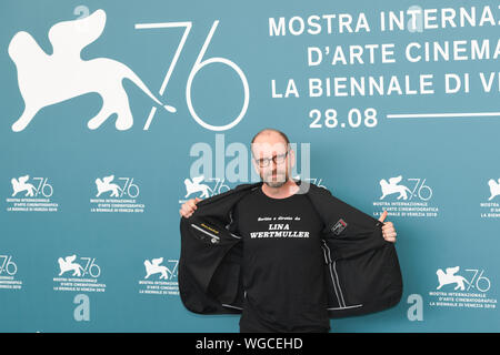 Venice, Italy. 01st Sep, 2019. Steven Soderbergh attends a photocall for the World Premiere of The Laundromat during the 76th Venice Film Festival at Palazzo del Cinema on September 01, 2019 in Venice, Italy. Credit: Awakening/Alamy Live News Stock Photo