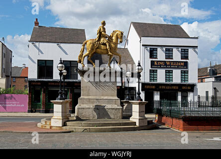 Statue of 'King Billy' (William III), Market Place, Hull, East Yorkshire, England UK Stock Photo