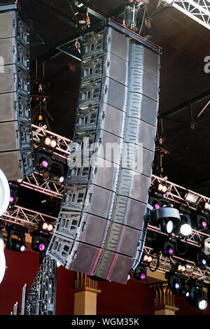 Stage lights and loudspeakers at live concert Stock Photo - Alamy