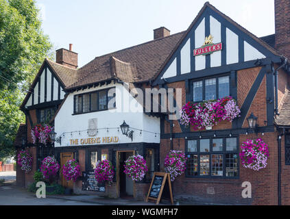 The Queens Head Pub, High Street, Cranford, London Borough of Hounslow, Greater London, England, United Kingdom Stock Photo