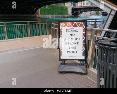 No alcohol beyond this point sign, Chicago Riverwalk. Stock Photo
