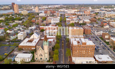 The Elizabeth River cuts through the Virginia towns of Portsmouth and Norfolk Stock Photo