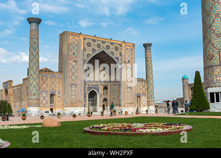 Ulugbek Medressa (Ulugh Beg Madrasah), Registan square, Samarkand, Uzbekistan Stock Photo