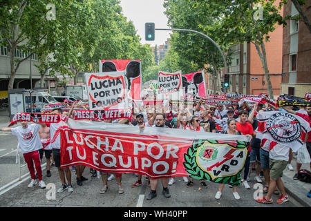 Rayo Vallecano fans staged a protest against manager Raúl Martín