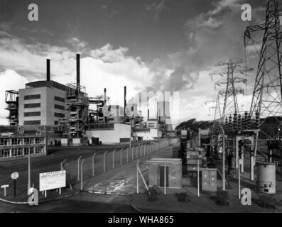 Calder Hall Nuclear Power Station. First power station to produce electricity on a full commercial scale opened by the Queen on 17th October 1956. November 1961 Stock Photo